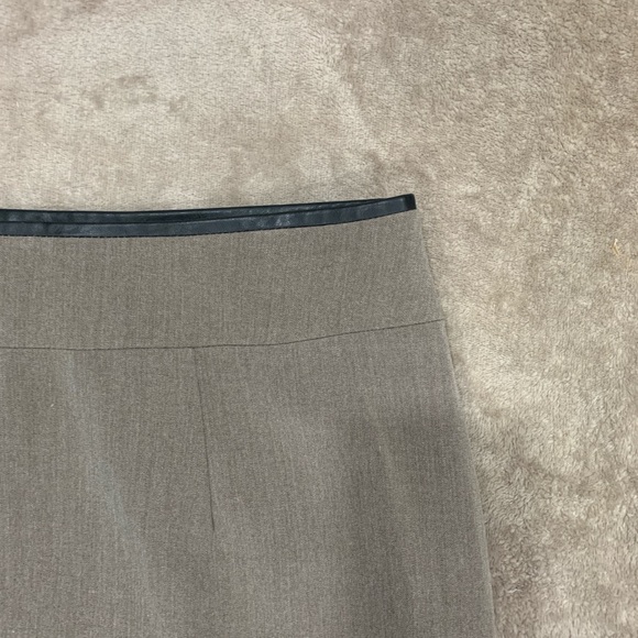 Alia Classic Pencil Skirt - Picture 2 of 6